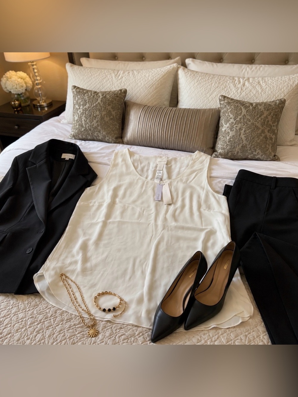 Chico's Cream Sleeveless Shell Top Blouse